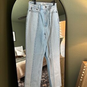 Abercrombie & Fitch Women’s Ultra High Rise 90’s Straight Leg Jeans - Size 25L